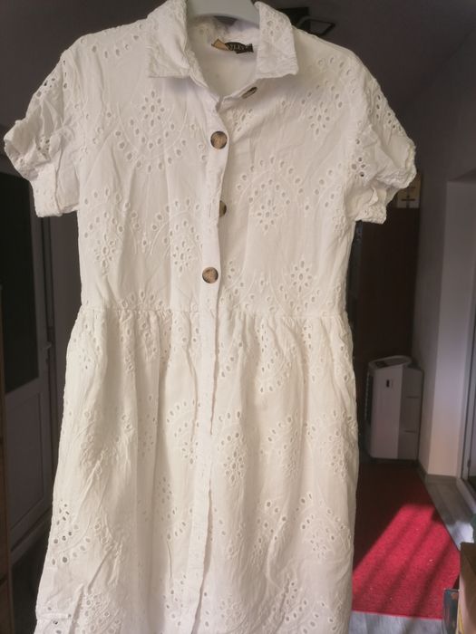 Rochie alba cu dantela