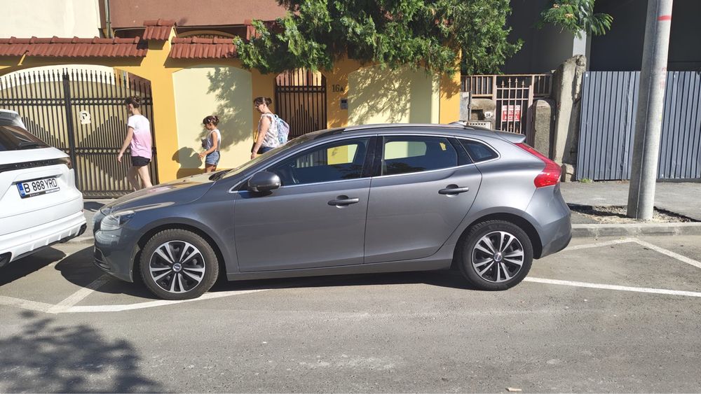 VOLVO V40 2015 — imagine 3