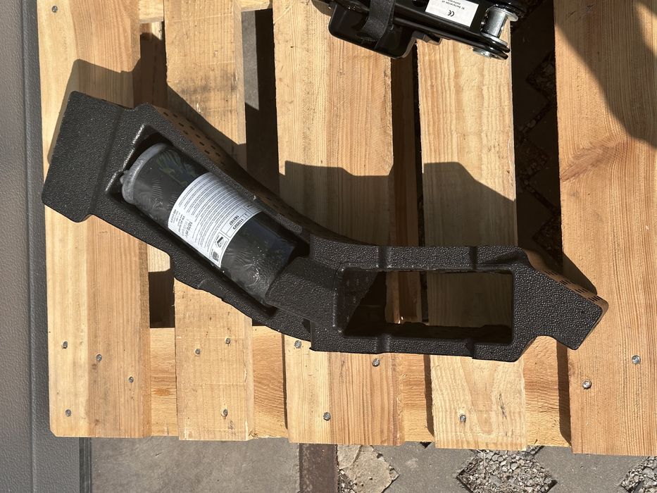 Комплект инструменти с крик AUDI A7 C8 4K8011031