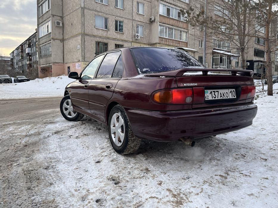 Продам митсубиси лансер 1993г