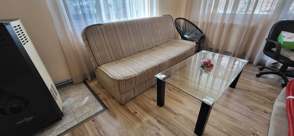 Разтегателен диван