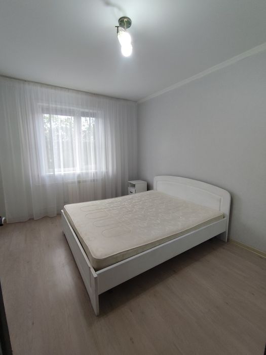 Отдам кровать с матрасом
