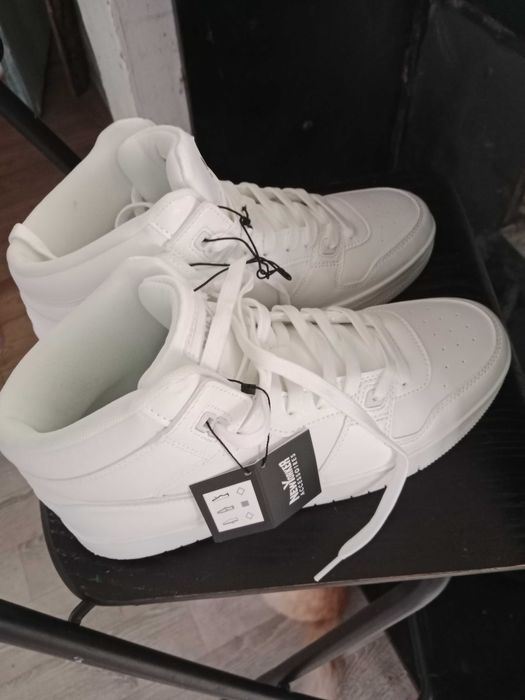 Мужские кроссовки новые