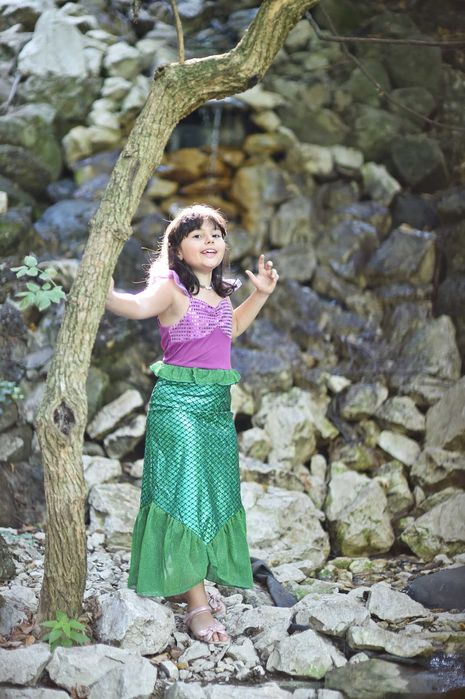Rochie rochita sirena si peruca NOI 4,5,6,7,8 ani