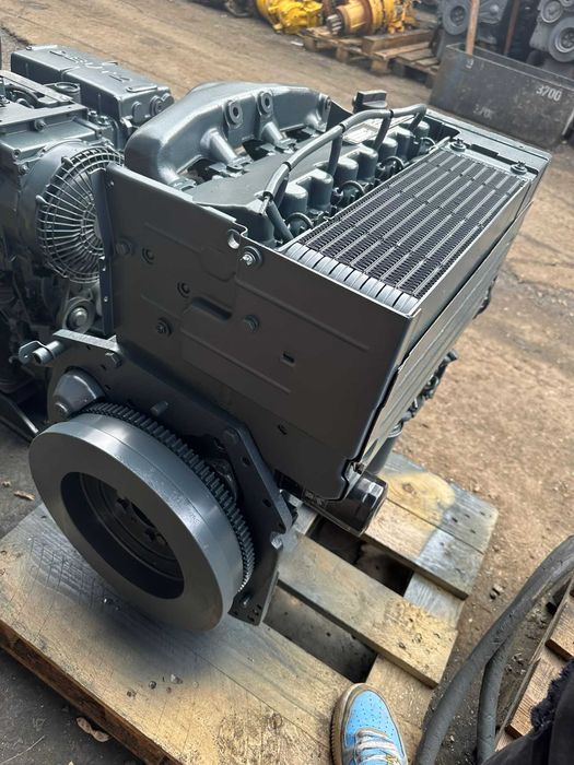 Motor Deutz BF4L1011F pentru excavator incarcator generator, reconditionat