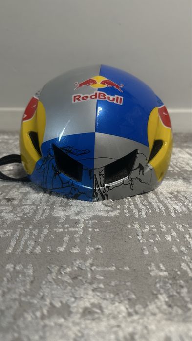 шлем велосипедный red bull