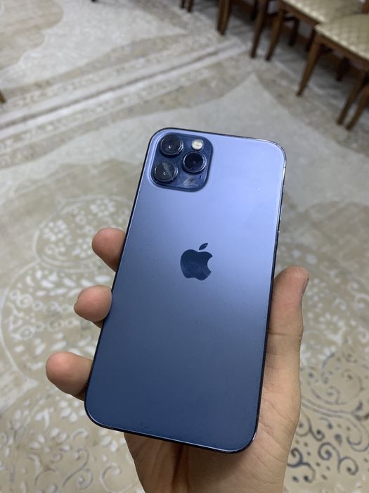 Продам айфон 12 про