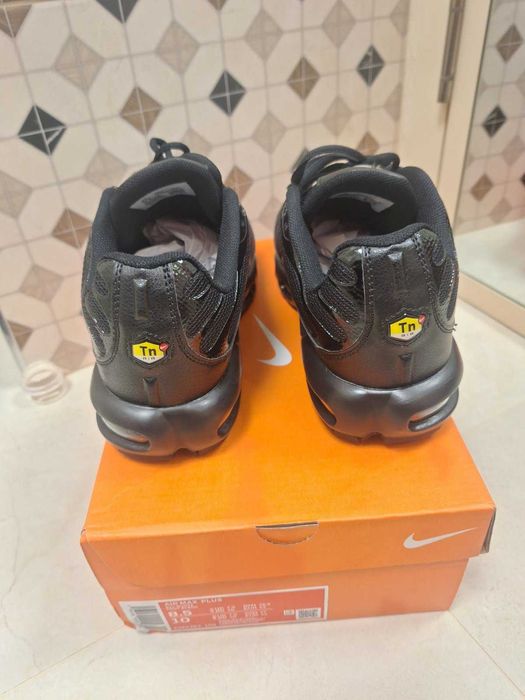 Продавам мъжки маратонки Nike