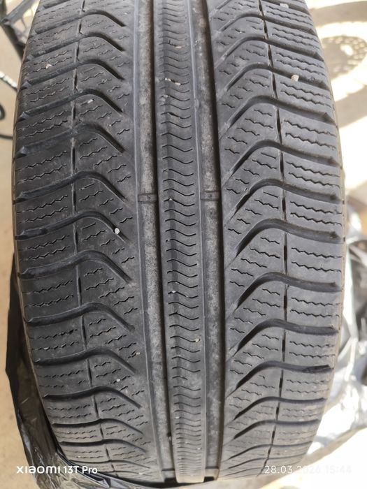 всецезонни гуми 225/45/17 Nexen и Pirellii