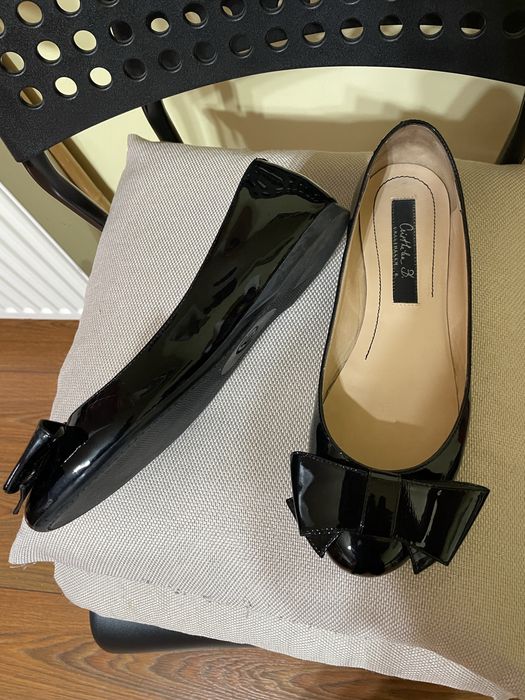 Pantofi din piele lacuita nr 37