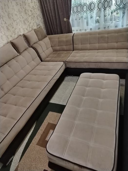 Диван уголок сотилади.