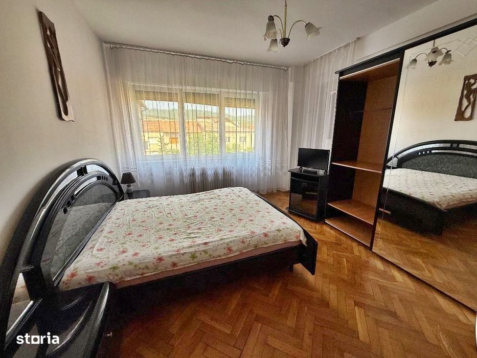 De vanzare Apartament 4 camere, zona Cetate - Scoala nr 7.