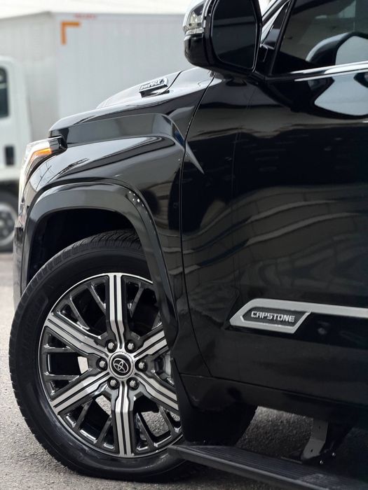 Toyota Sequoia Capstone