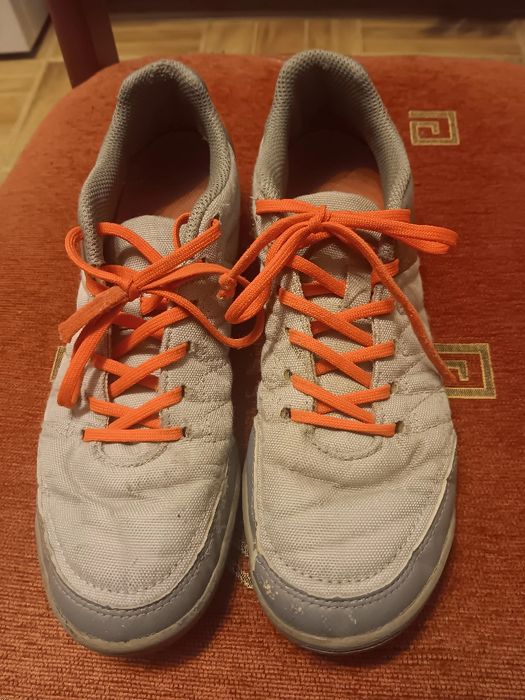 Продавам детки маратонки за игра