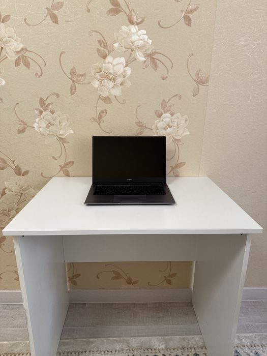 Стол компьютерный IKEA