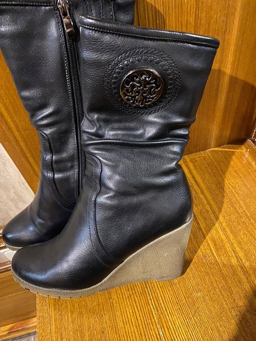 Сапожки женские. Размер 38.