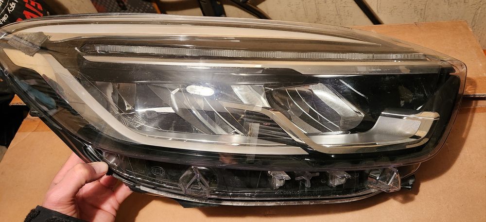 Фары на Renault Kaptur