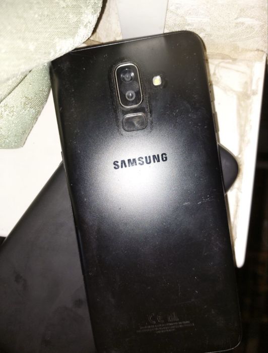 Самсунг J8 32гб