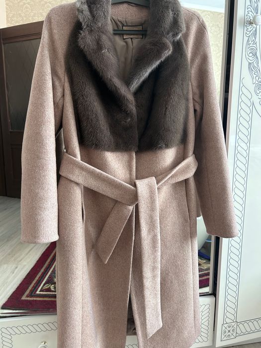 Продаю зимнее суперское пальто.