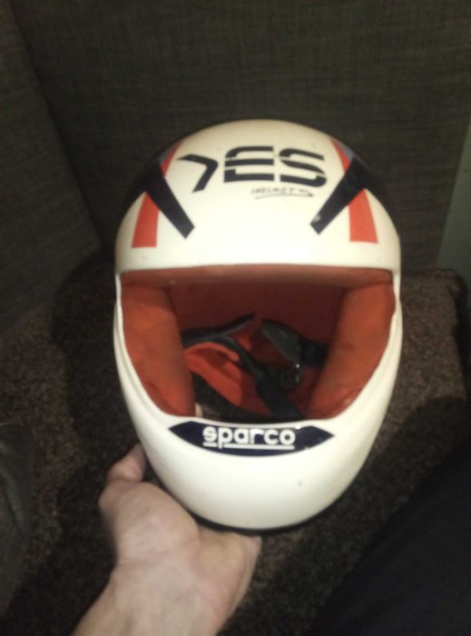 Каска SPARCO с изтекла FIA хомологация