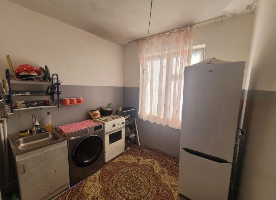 1 xonali kvartira sotiladi.Fergana Kirgilida  16.000 $