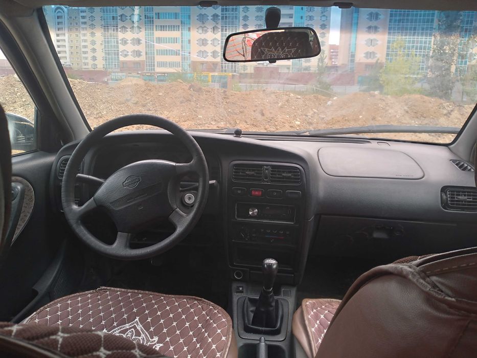 Автомашина  Nissan Primera.
