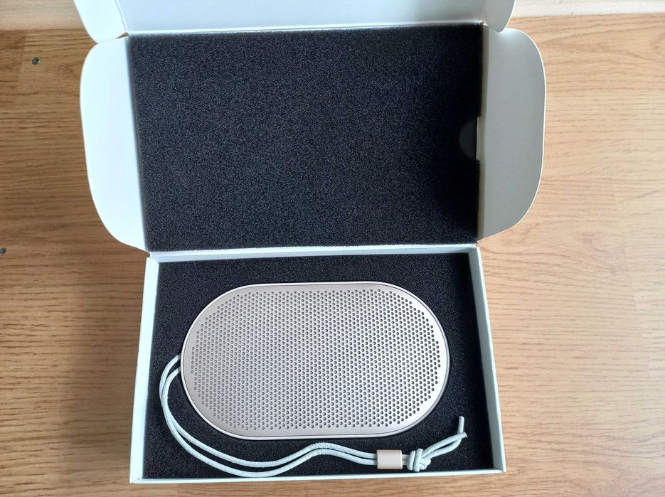 Bluetooth колонка Bang & Olufsen Beoplay P2 (Sand Stone) – Неизползвана / Луксозна / Пълен комплект