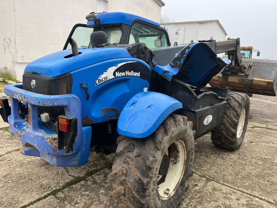 De vanzare incarcator telescopic New Holland LM435A