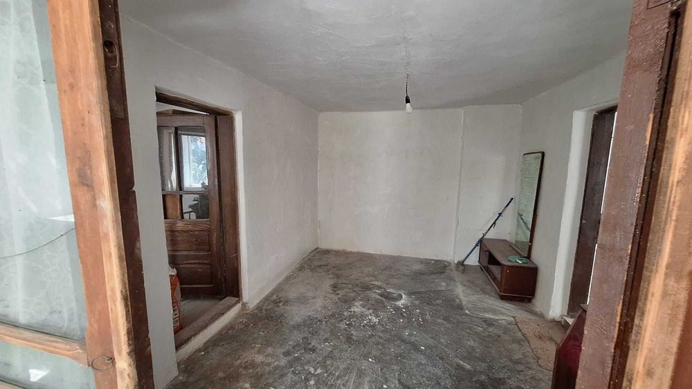 OCAZIE! Vând vilă la preţ de garsonieră! p+1+cramă. 0773822474