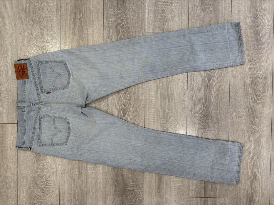 Levi’s джинсы модель 501 ярко синие/голубые.