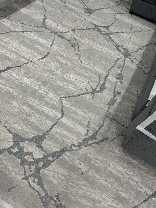 Продам ковер в отличном состоянии