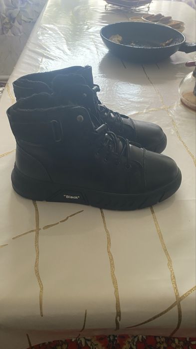 Продам зимнюю обувь