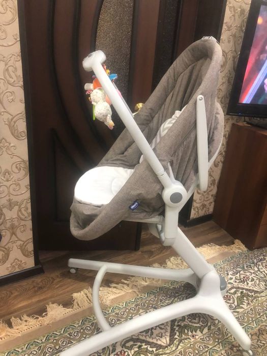 Люлька-стульчик фирма Chicco