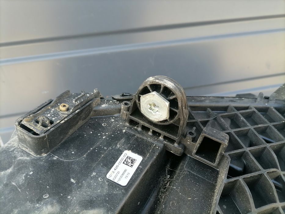 Far dreapta ILS Mercedes GLC W253 906 16 01