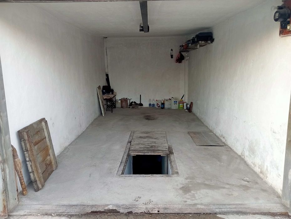 Продам Гараж мкр Север кооператив