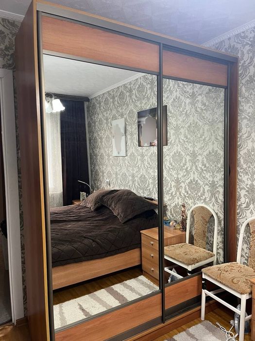 Шкаф купе с зеркалом