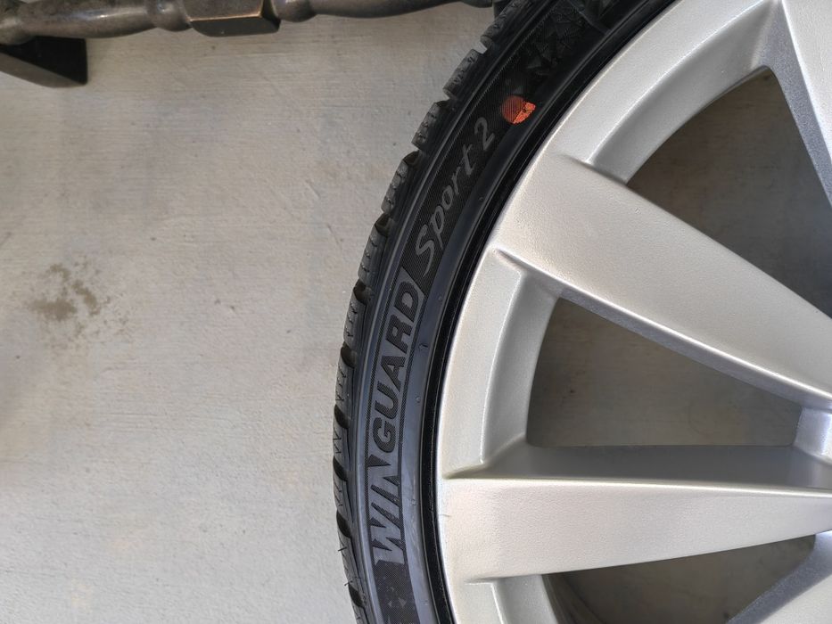 Оригинални Lugano 5 112 19" с перфектни зимни гуми 235 35