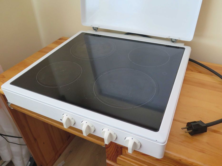 Kерамичен котлон 4 зони- не е за вграждане