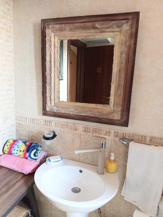 Продава напълно обзаведен апартамент с една спалня в идеалния център