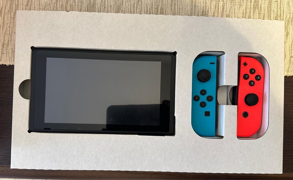 Nintendo Switch+ Joc Super Mario Odyssey