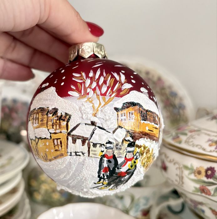 Коледни играчки топки ръчно рисувани