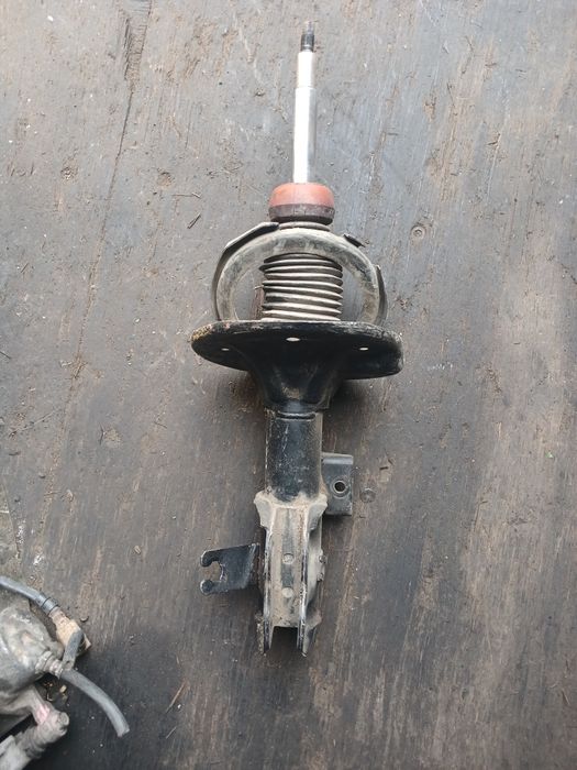 Амортизатор Вольво S40