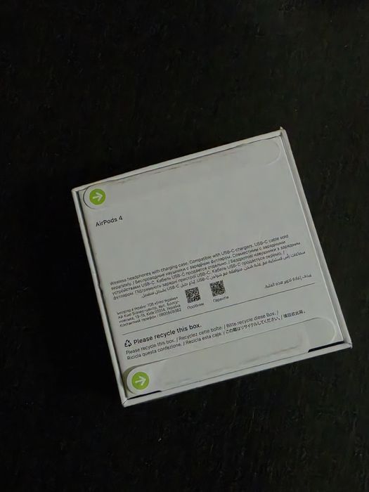 Продам наушники iphone air pods 4