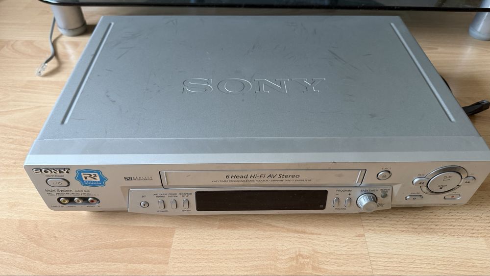 Видео кассетник Sony