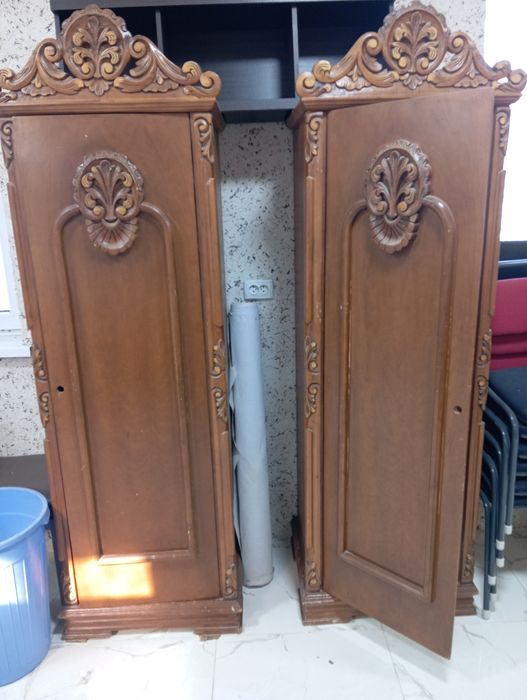 Продам мебель 2шкафа и 2 тумбы