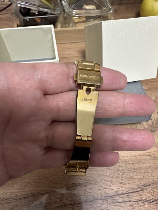 Часы майкл корс. Michel kors