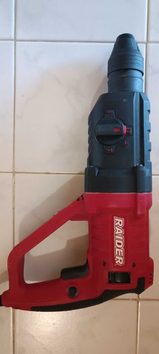 RAIDER Перфоратор RDP-HD12H 950W 26mm