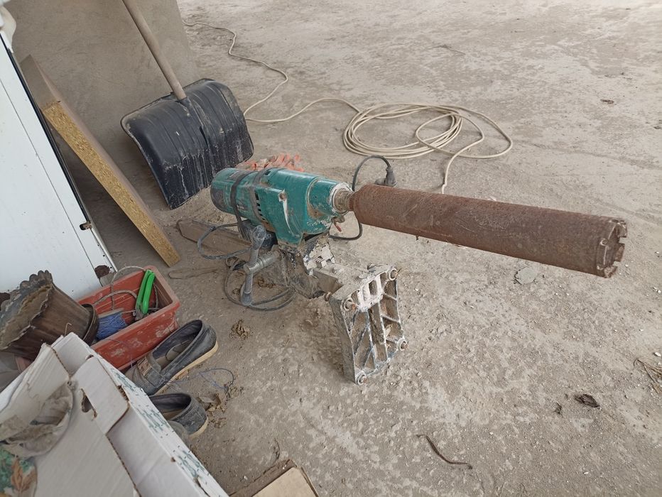 Машина алмазного бурения