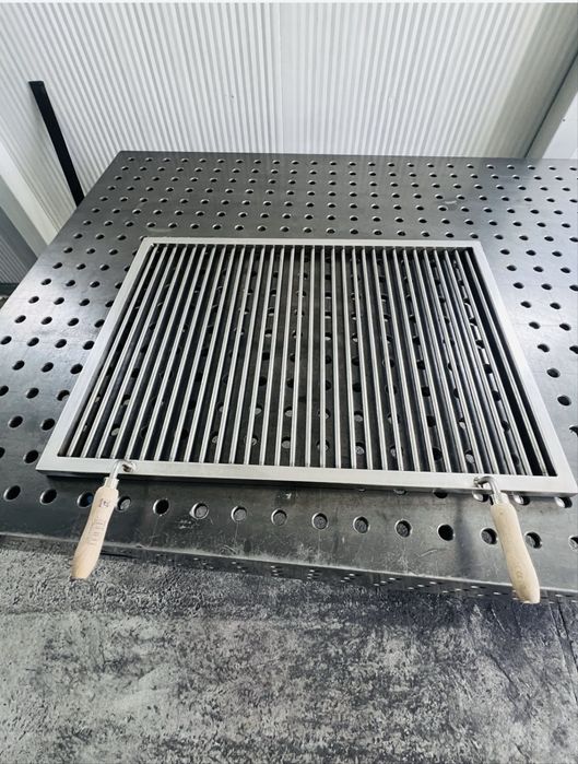 Grill / gratar/ cu bare rotative