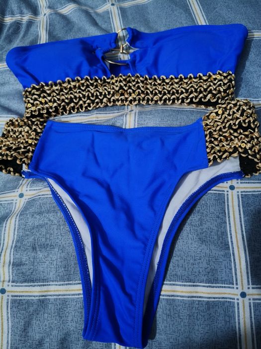 Продам. Купальник.